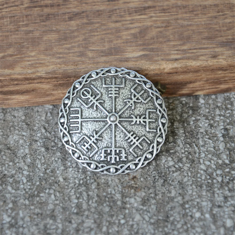 1Pcs Norse Mythology Warrior Vegvisir Shield Amulet Viking Brooch Clothes Pin Accessories Jewelry