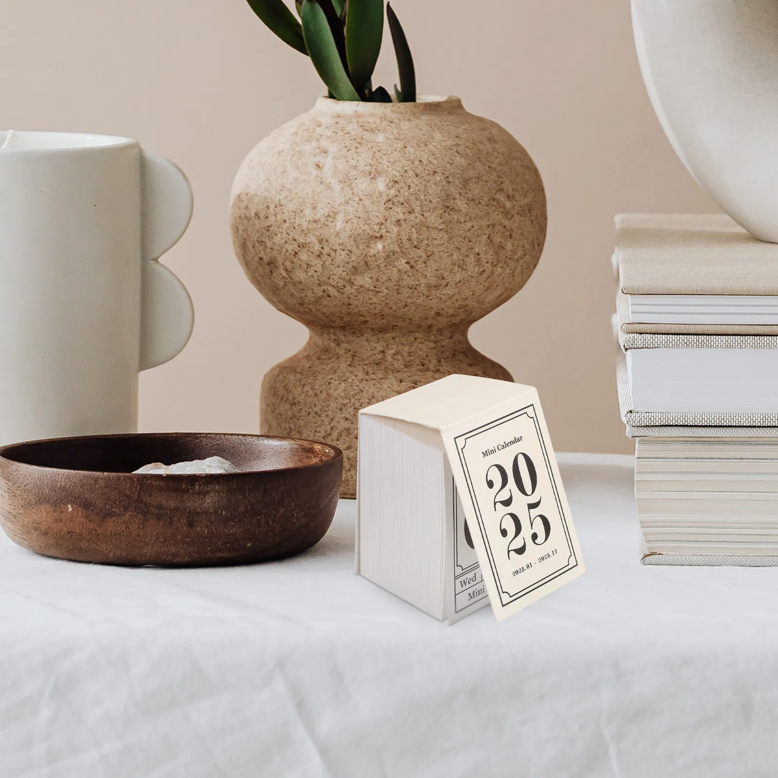 

Custom Mini 2025 Small Desktop Paper Tear Off Clear Office Decor Stand Up for Gift Mini Desk Small Desktop Calendar