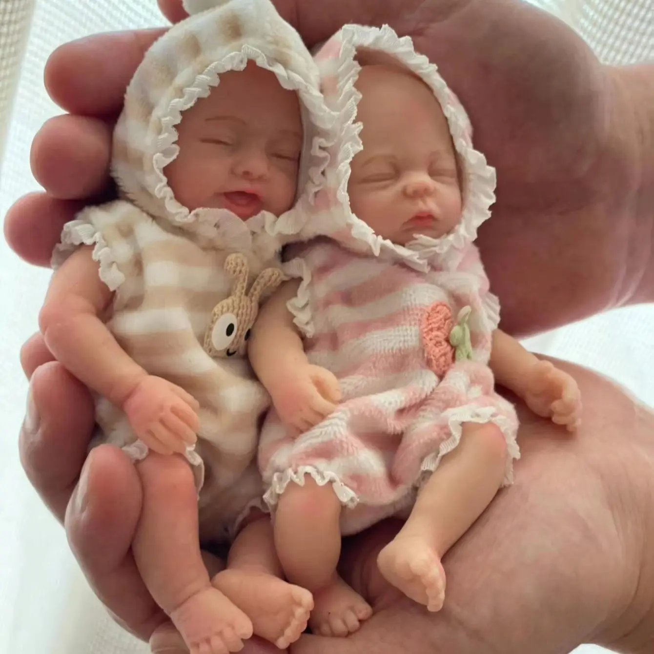 6 Inch Full Silicone Reborn Collectible Doll, Realistic Simulation Art Figure for Home Display Ornament Collection