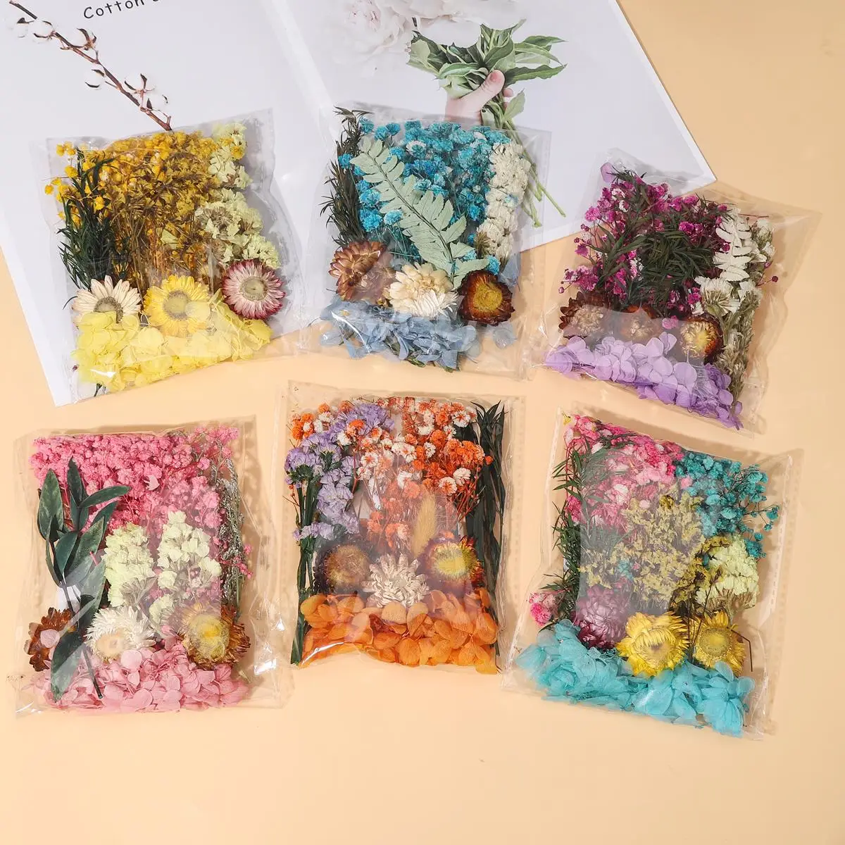 1 Stück 13,5x16cm handgefertigter DIY-Fotorahmen mit Trockenblumen-Materialbeutel für Innen- und Außendekorationen für Feiertagspartys. – Detail 2