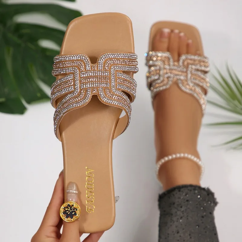 

2026 Summer Women Rhinestone Slippers Outdoor Fashion Non Slip Lightweight Beach Female Shoes Comfort Square Toe Flat Sandals