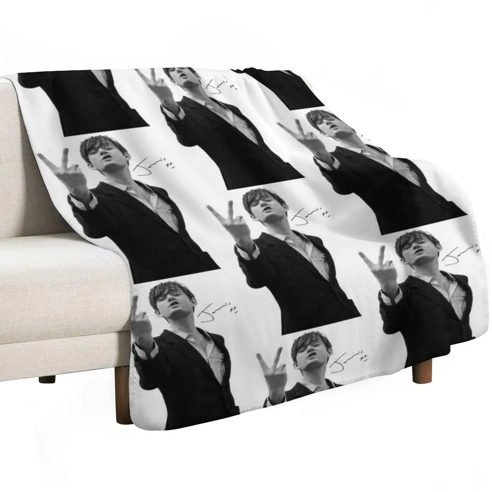 Jarvis Cocker Outline V Sign Artwork with Autograph Clear Background Iconic Throw Blanket Sofa Throw For Baby anime Blankets