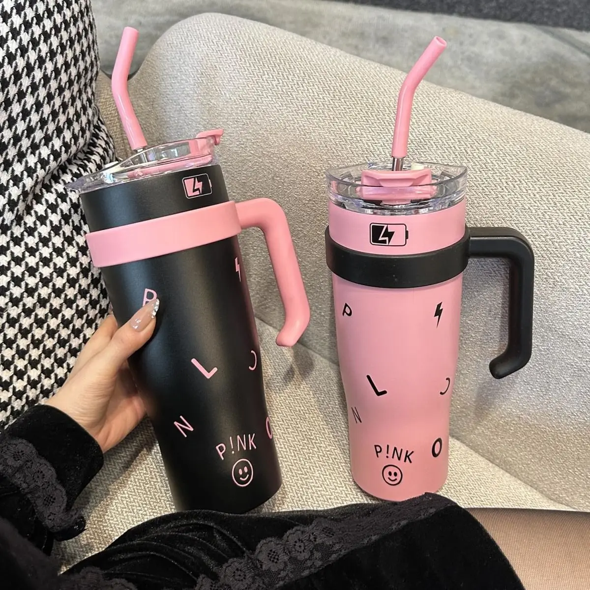 

Черно-розовая изолированная бутылка для воды из нержавеющей стали, большая емкость 40 унций, с ручкой и соломинкой, идеальный подарок для домашнего офиса