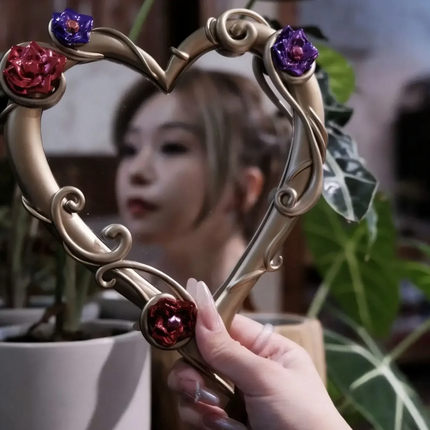 2026 Beautiful Diamond Girls Mirror Princess Handheld Fashionable New Style Retro Portable Handle Makeup Mirror