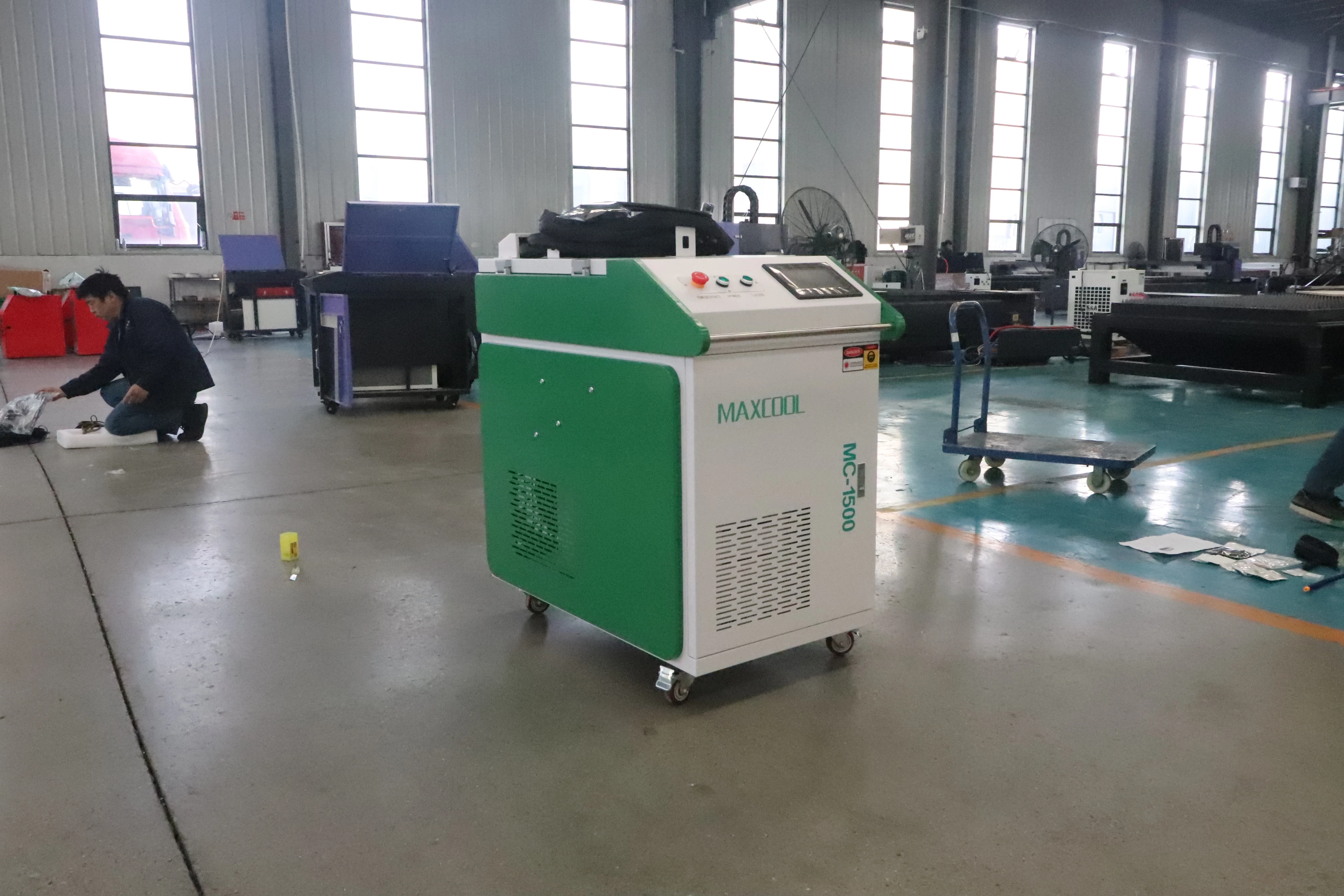Machine de nettoyage laser à f - Fiber Laser Cleaning Machine 1000W avis et prix