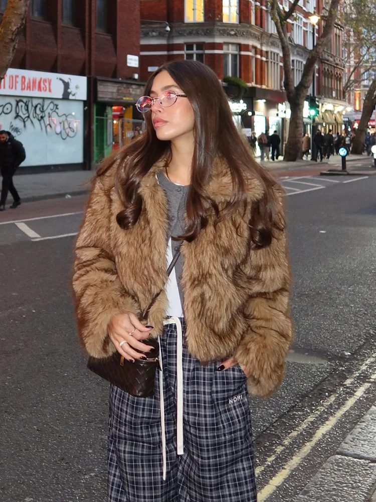 

HH Woman Fashion Winter Long Sleeves Lapel Zipper Faux Fur Effect Short Overcoat Female Loose Comfortable Street Style Jacket