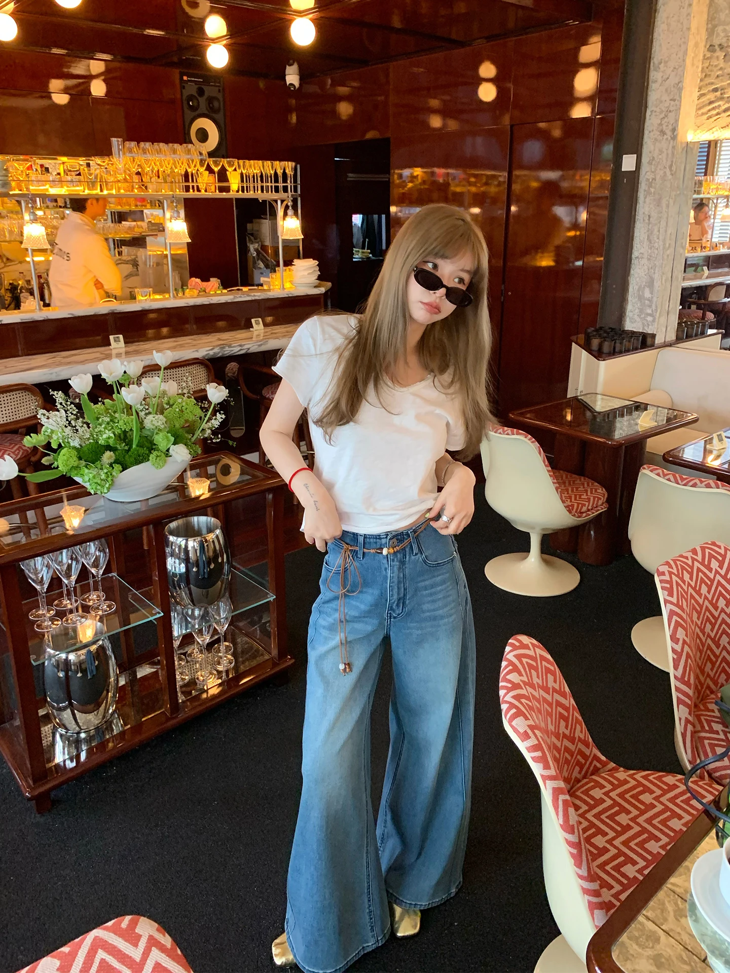 

Loose Fit American Style Jeans High Waist Natural Waist Cotton Fabric Button Closure Spring Season Ladies Casual Jeans