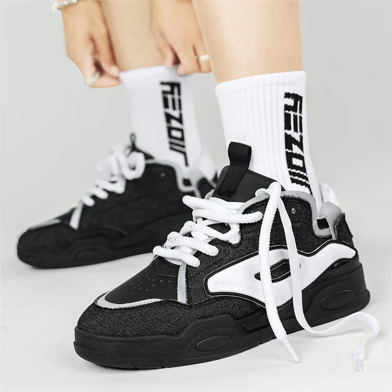 Harajuku Style Platform Sneakers uomo Streetwear Hip Hop Designer Shoes uomo Casual Flat Sneakers moda scarpe da Skateboard stringate