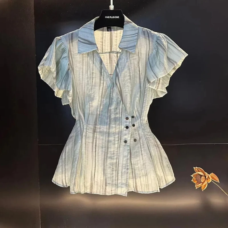 Camicia con cintura in vita con scollo a v francese con motivo verticale estate nuovo stile Design giovanile nicchia dimagrante ed elegante Top