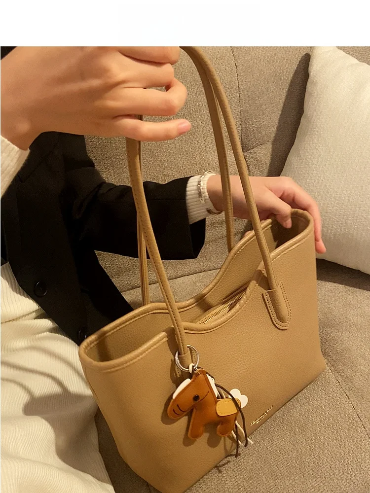 MuziKai Fashionable Large Capacity Soft Leather Commuter Tote Bag New 2026 Stylish Trendy Bag Shoulder Bag Handbag Tote
