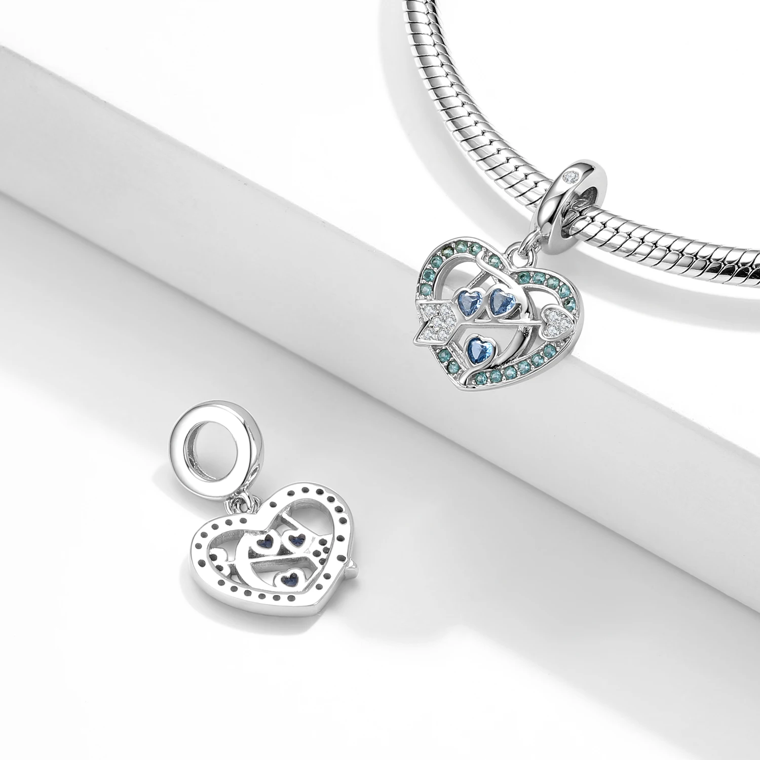 

Silver Plated Cupid Love White Daisy Planet Camel Beads Family Pendant Charms for Women Bracelet and Necklace Diy Fine Jewelry