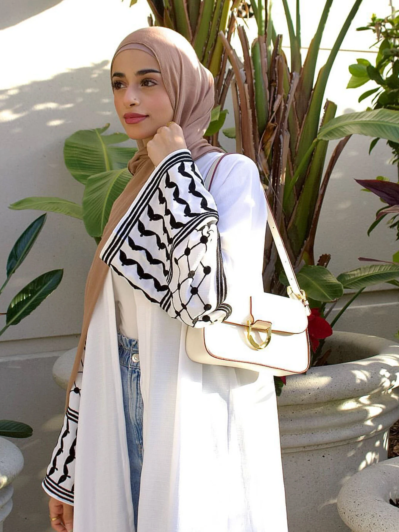 دبي عادية التطريز متواضع مفتوح كيمونو عباية فاخرة الإسلام مسلم قفطان مشروط فستان عربي عبايات المرأة رداء فام Musulmane