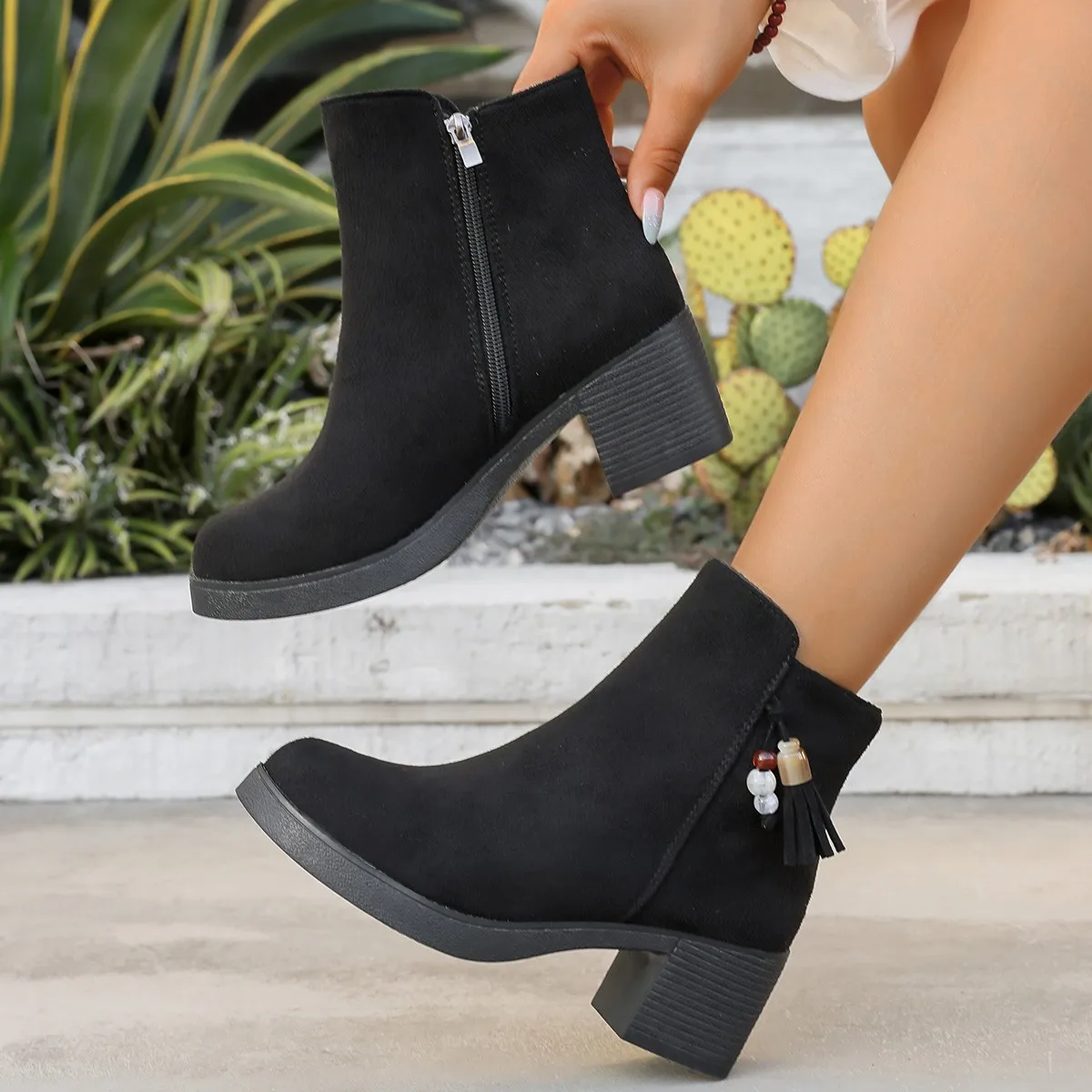 

Fashionable Comfortable Round Toe Low Heels Casual Thick Heel Ankle Boots Solid Color 2025 New Autumn Winter Women's Boots