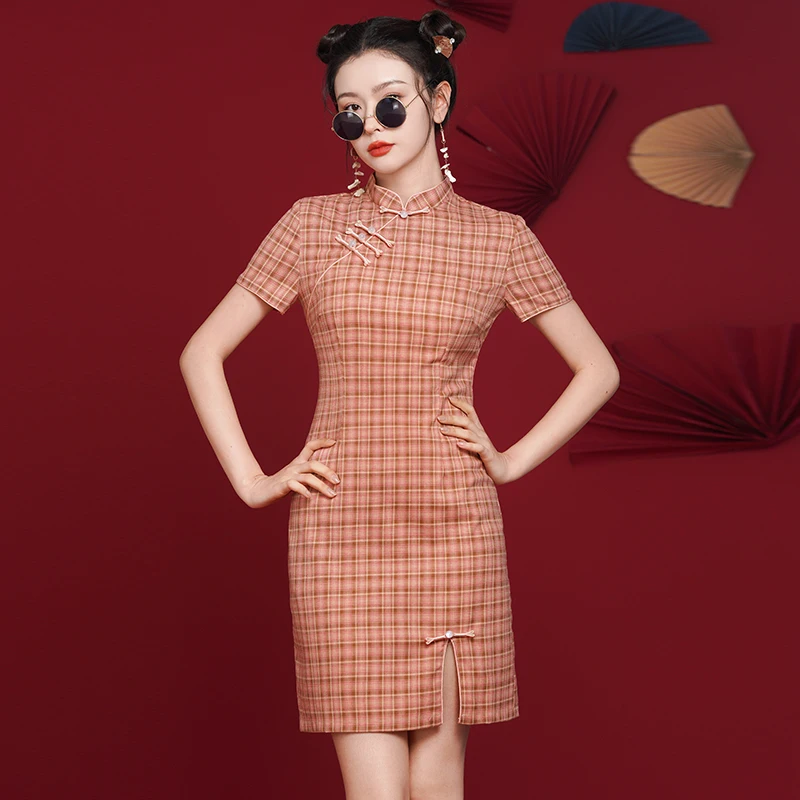 

Винтажное розовое клетчатое платье Ципао для свадебной вечеринки, лето 2024, женское Cheongsam с короткими рукавами, китайский Новый год 2025