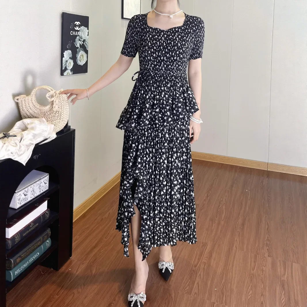 

Miyake Style Pleated Dress for Women 2025 New French Floral Print Fake Two-piece Square Collar Long Sleeve Loose Pleated Skirt