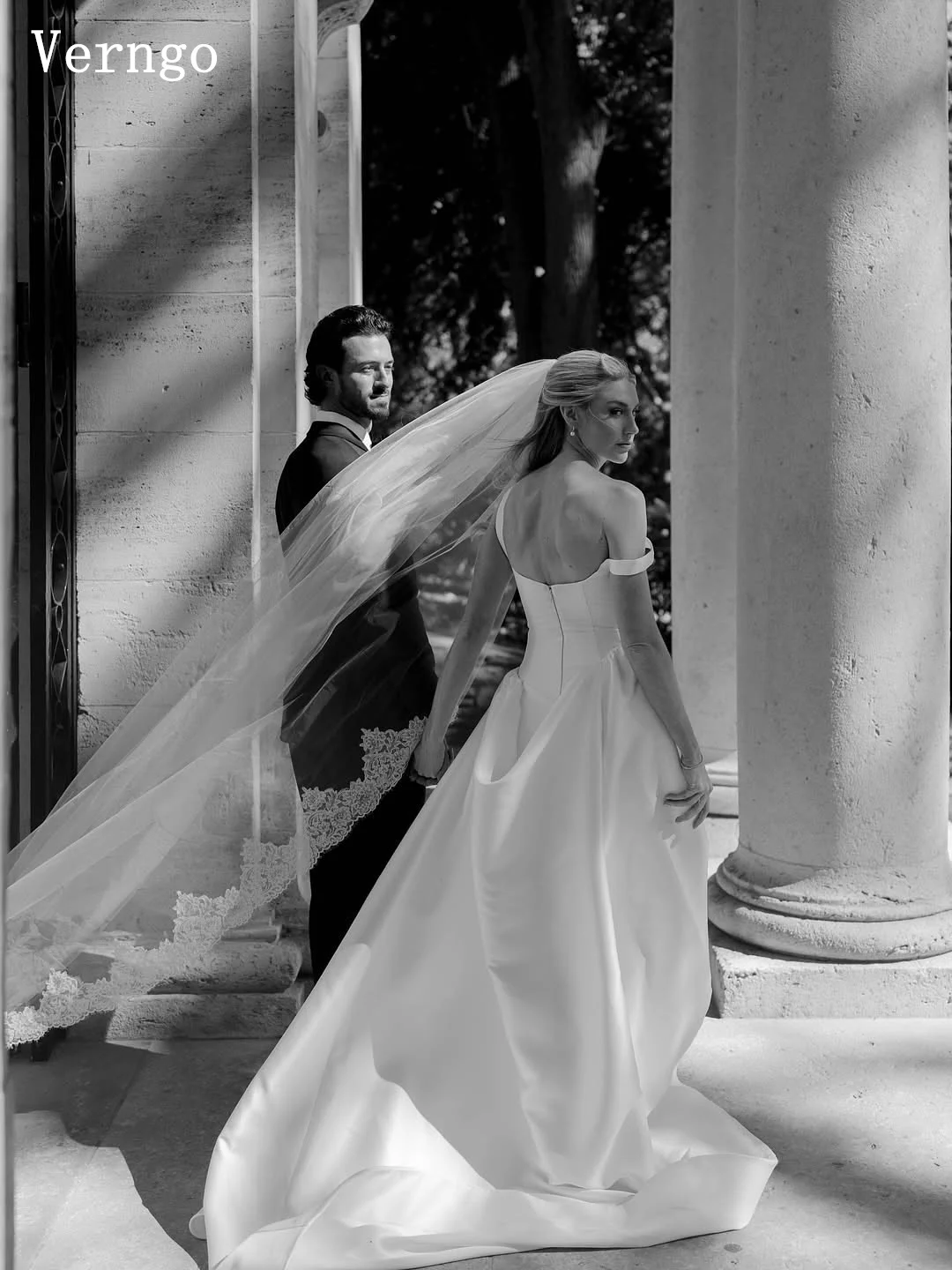 Verngo Elegant Mermaid Wedding Dress Off The Shoulder Sweap Train Bridal Gowns Women Romantic Prom Bride Dress Customized