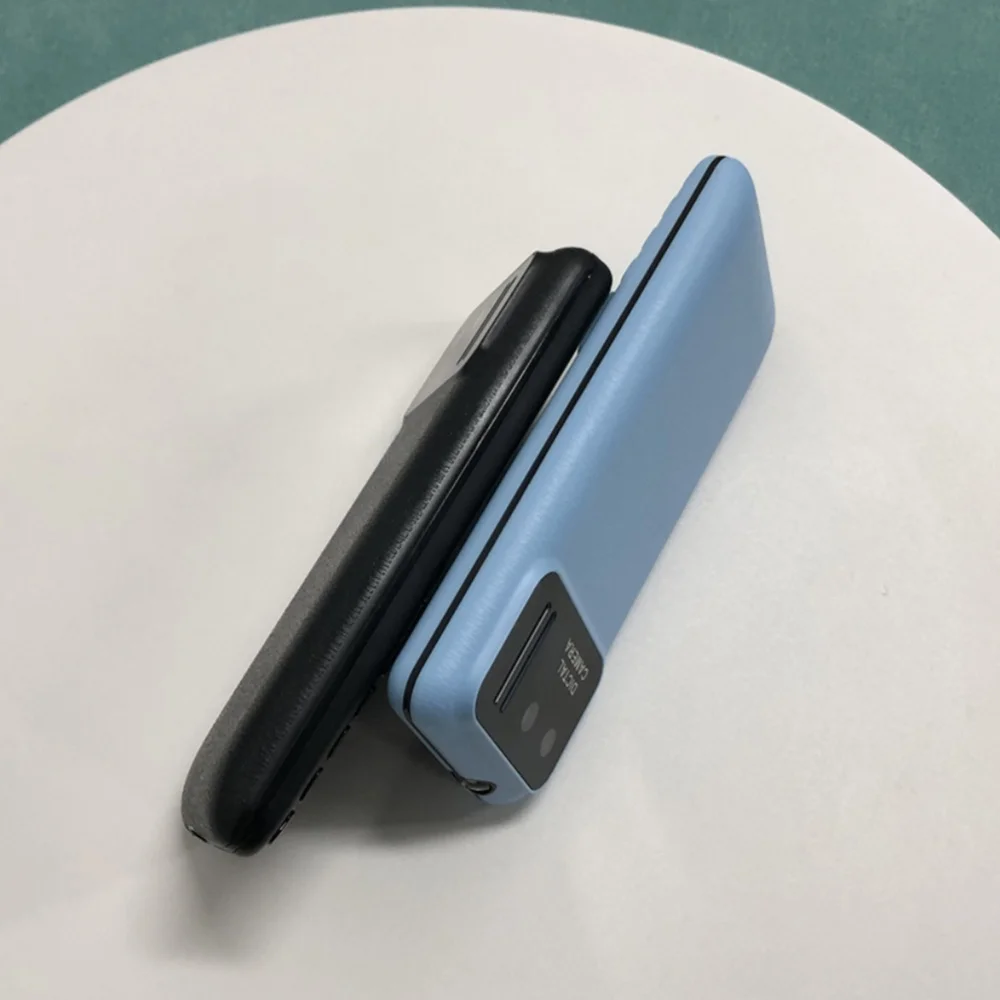 I79 (H6) 4G Idosos Mini Celular 2.4 Polegadas Tela TFT 32MB RAM Tocha Dual SIM Teclado Inglês Telefone Móvel