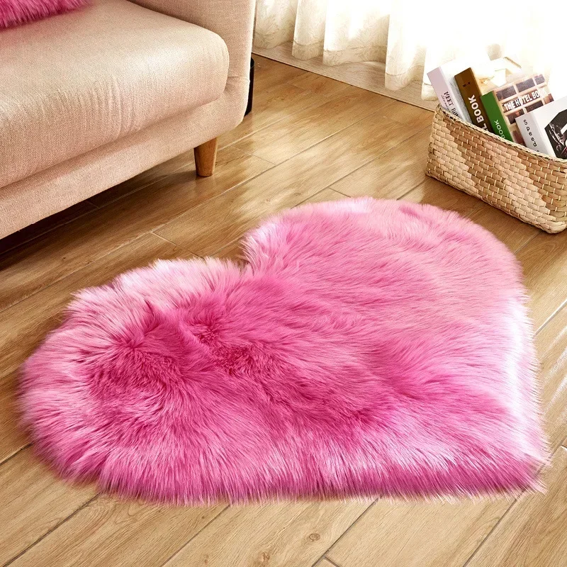 Imitation Wool Long Hair Heart-shaped Carpet Plush Carpet Floor Mat Living Room Bedroom Bedside