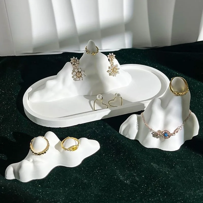 

Art Jewelry Displays Stand Jeweler Counter Trinket Originality Rack Bracelet Rings Jewellery Holder Live Stream Display Prop