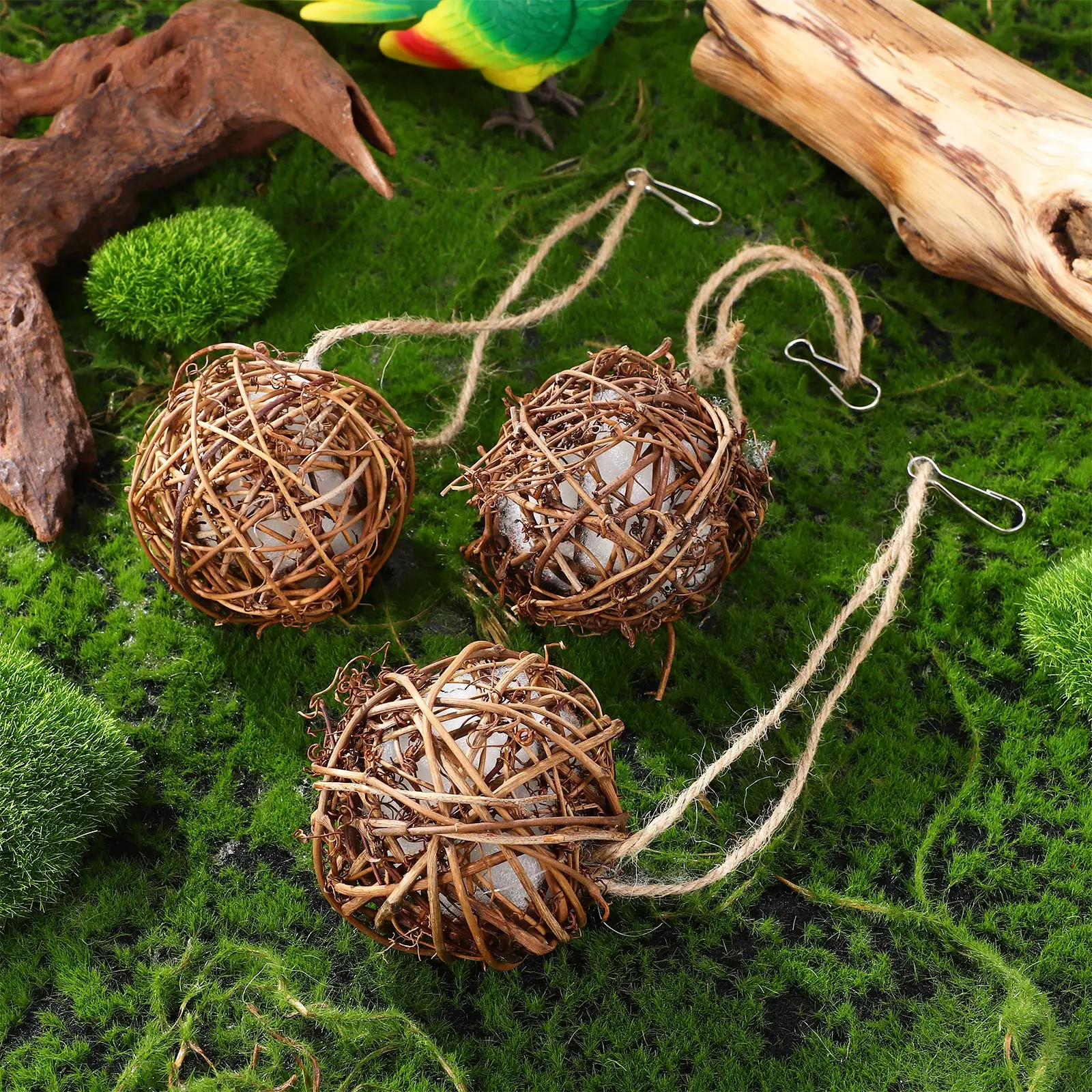 

3pcs Hummingbird Nest Builder Outdoor Roosting Pocket Bird Nesting Material Garden Hummingbird Houses for Nesting Wild Birds