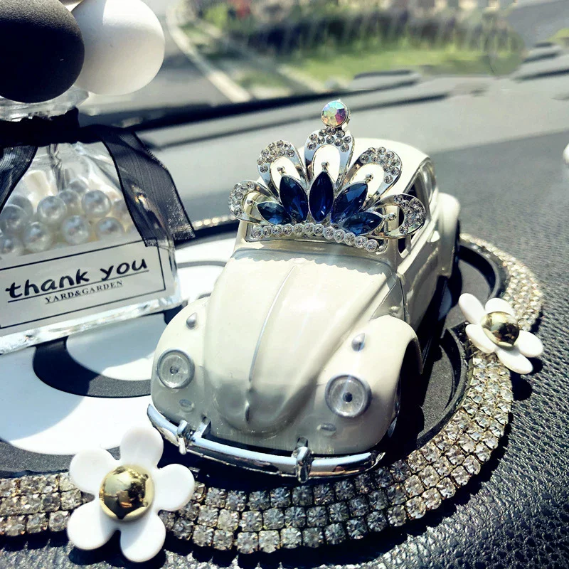 

Интерьер автомобиля для ароматерапии: автомобильный парфюмерный стол и декор центральной консоли