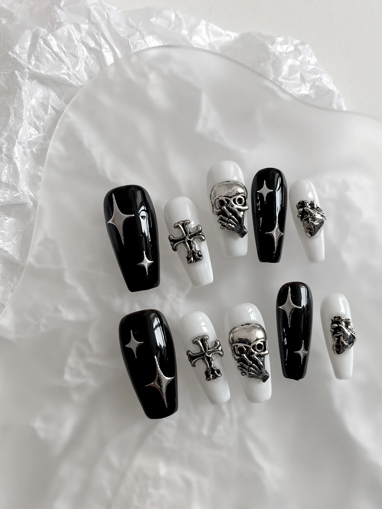 Dark Gothic Handcrafted Press‑On Nails, Black White Contrast Design, 3D Silver Skull, Cross & Anatomical Heart Metal Charms