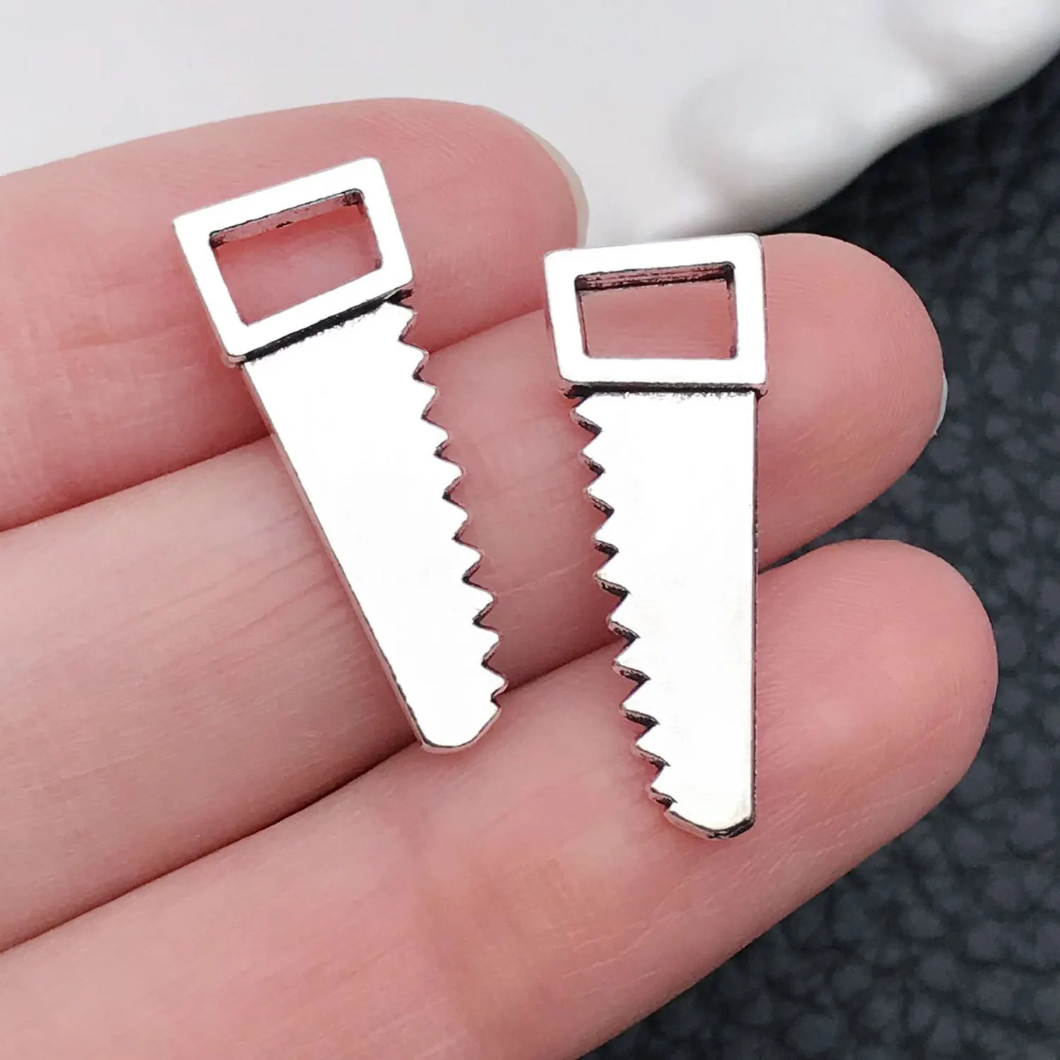 20pcs 23*9MM Tools Charms Hammer Saw Antique Zinc Alloy Pendants for DIY Choker Necklace Bracelet Jewelry Making EF4363