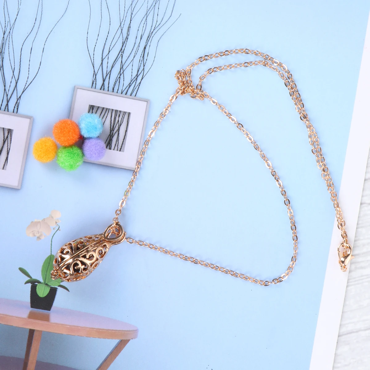 

1Pcs Aroma Diffuser Necklace Waterdrop Hollowed-Out Pendant Fine Craftsmanship Scented Oil Holder for Personal Use Gift Idea