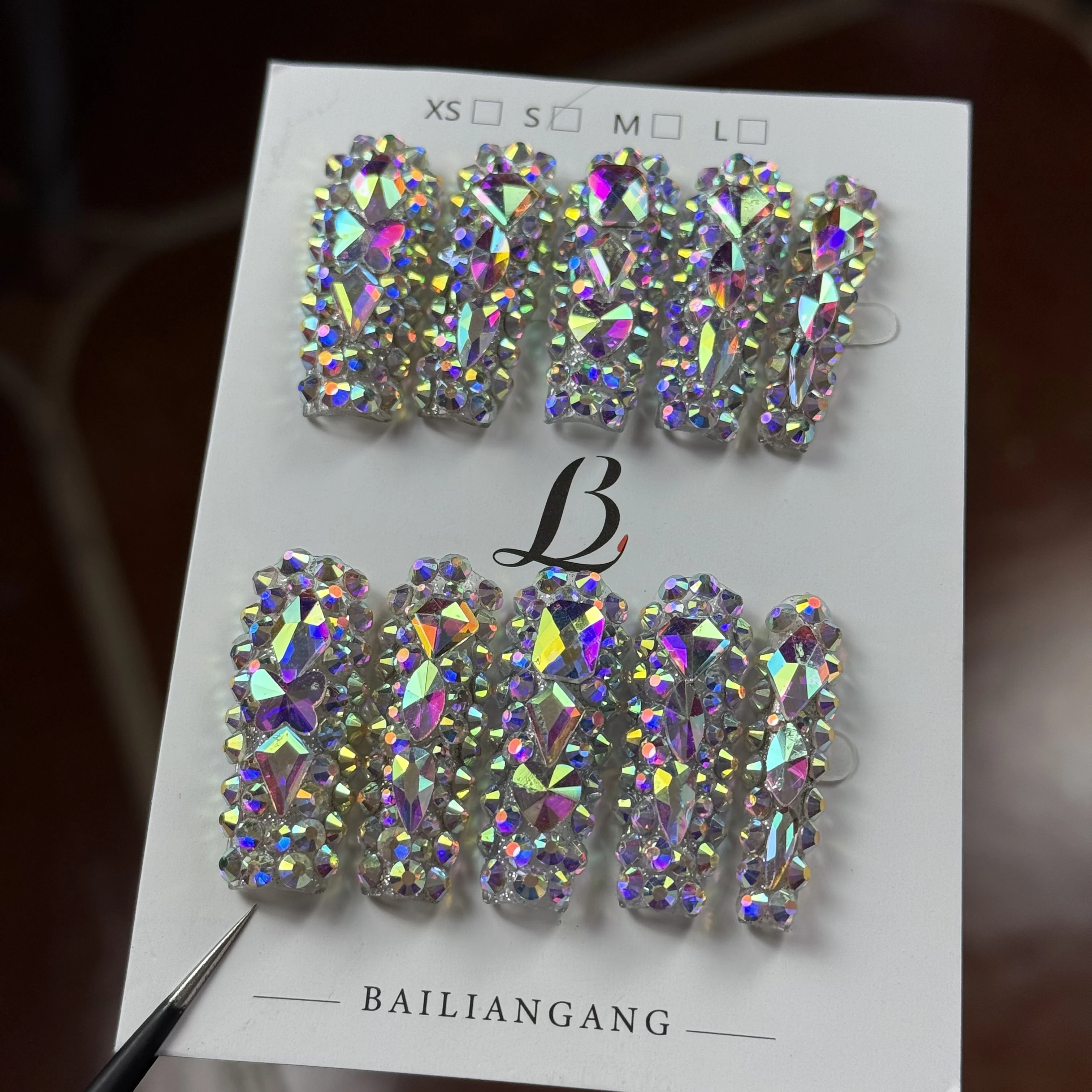 10 Stück High-End-Süßer und cooler heißer Mädchen-Stil, handbemalte dreidimensionale quadratische Diamanten, schillernde Diamanten überall handgefertigt