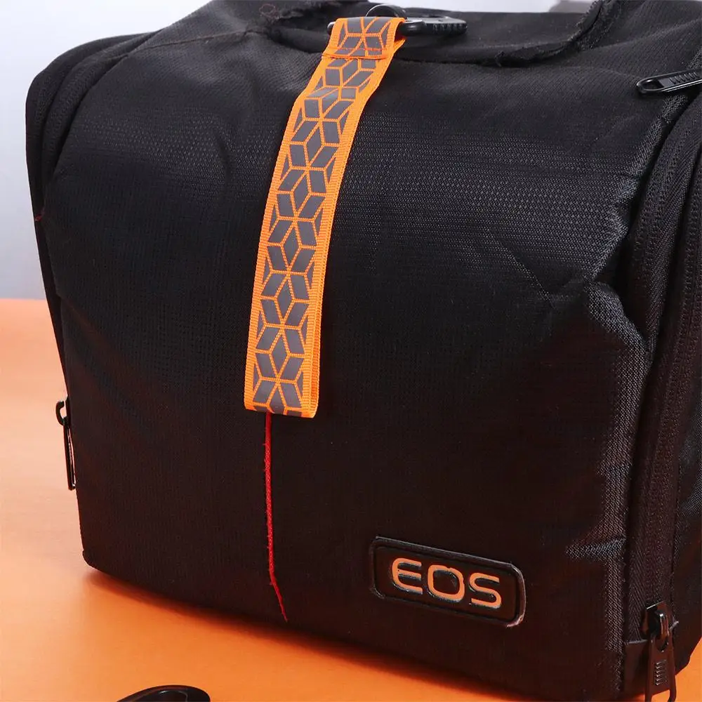 

Reflective Effect Safety Reflector Pendant Lightweight Multi-functional Reflective Backpack Pendant Bright Colors Night-time