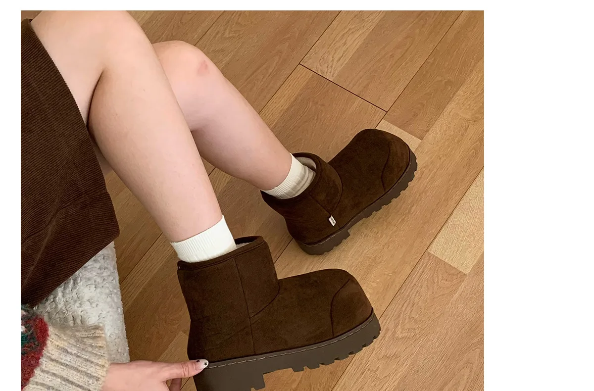 Neue Damen-Schneestiefel mit niedrigem Absatz, Markenschuhe, Winter-Knöchelstiefel zum Überziehen, warme Plüschschuhe für Damen, luxuriöse Damenmode, breite Stiefeletten – Detail 17