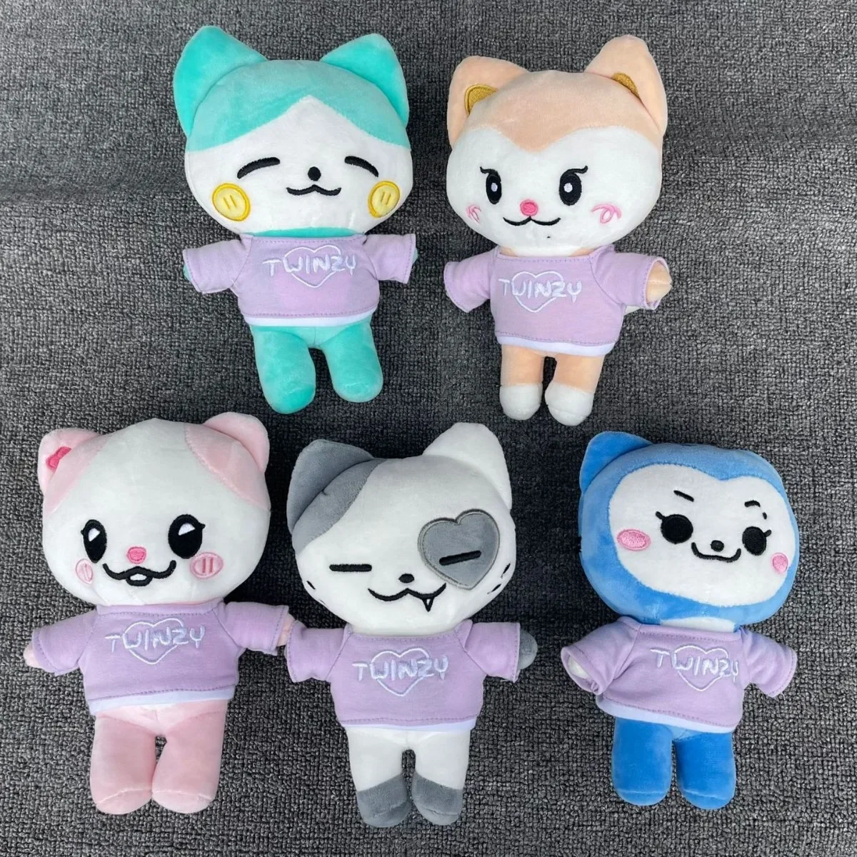 

20cm ITZY BORN TO BE Ryujin Chaeryeong Yuna Same Style Plush Cushion Pillows Home Decoration Dolls Gifts