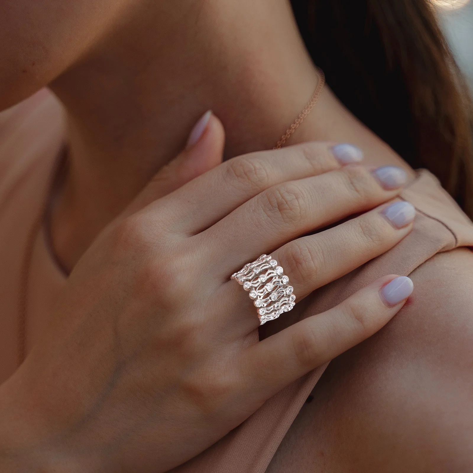 

1Pcs Dual-Purpose Ring Bracelet Elegant Stretchable Silver Plated Finger Ring Transformable Jewelry for Women Fashion Hand