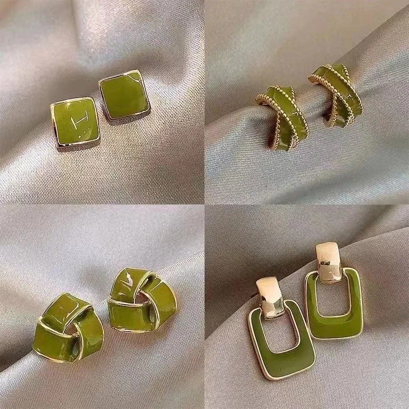 

Green new earrings with simple temperament, exquisite and compact Korean fashion accessories