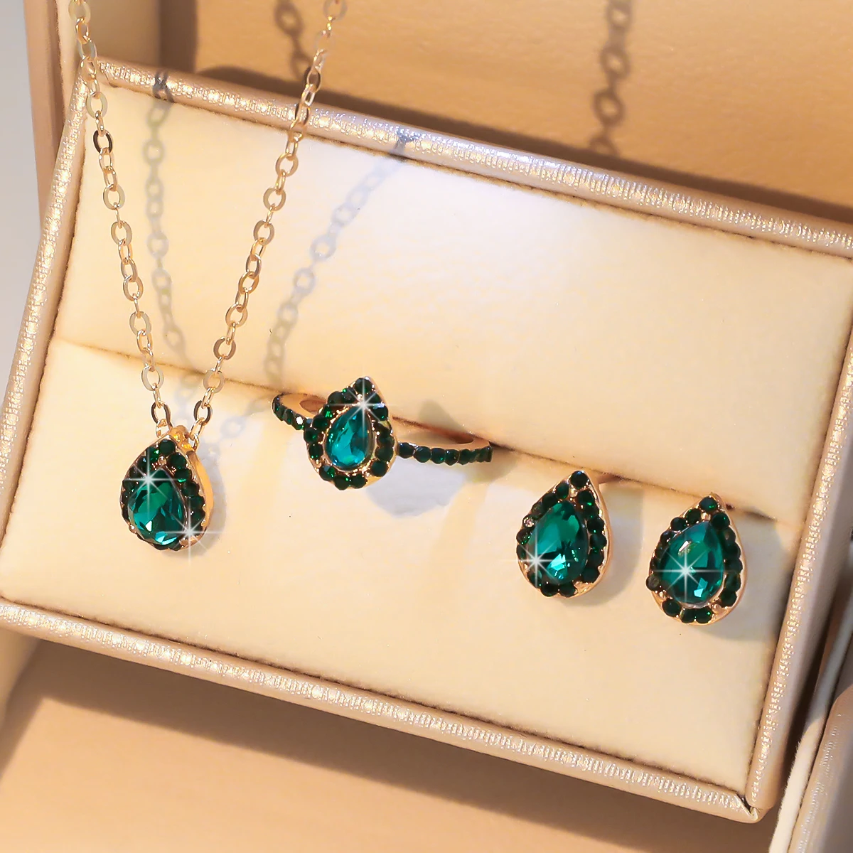 4Pcs Elegant Teardrop Rhinestone Set for Women Shining Water Drop Pendant Necklace Stud Earrings Ring Wedding Party Accessories