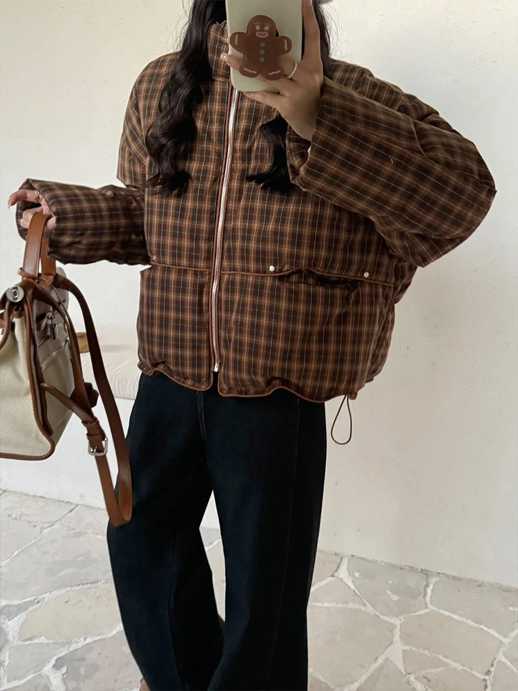 Koreanischer Stil, Retro-Design, karierter Stehkragen, weiße Entendaunenjacke für kurze, lockere und dicke, warme Brotjacke für Damen
