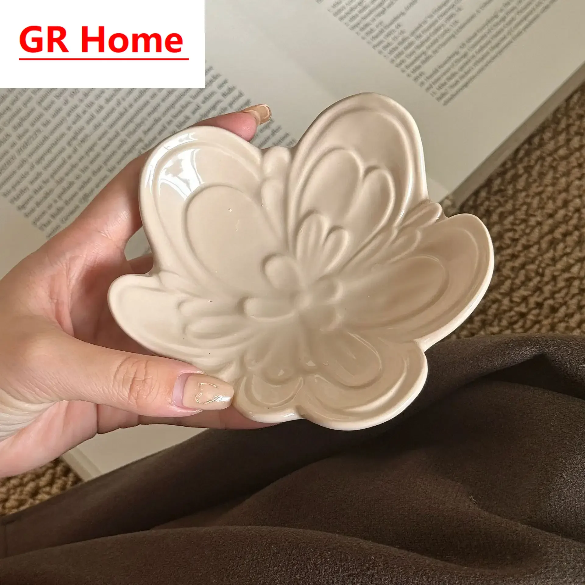 High-value floral ceramic soap dish, creative new drainable soap holder for household use