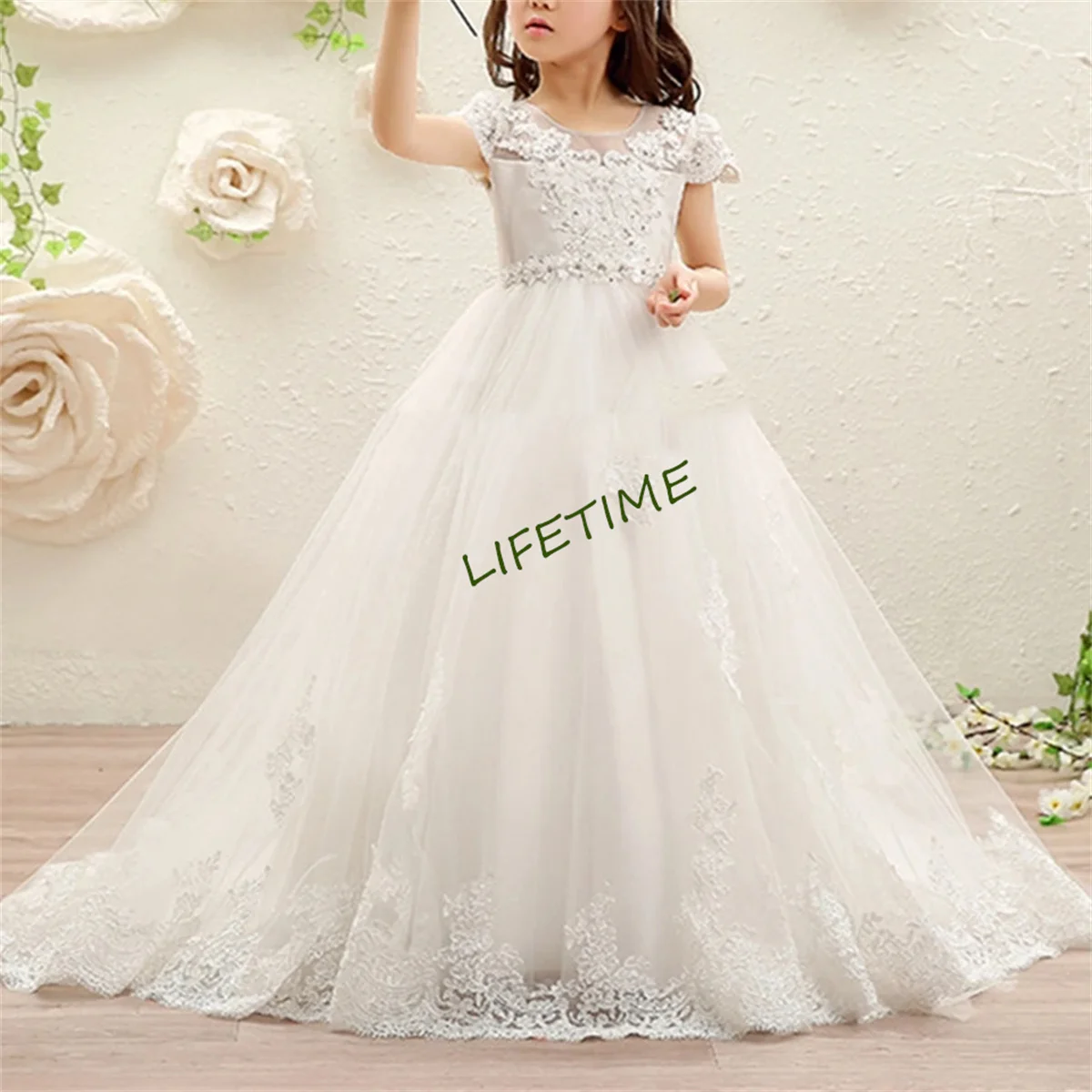 Elegant White Lace Appliques Beading Flower Girl Dress For Wedding 2023 Princess A-Line Puffy O-Neck Kids First Communion Gowns