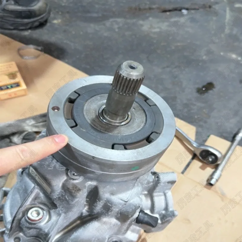 Transfer box rubber sleeve shaft sleeve disassembly tool, transmission maintenance