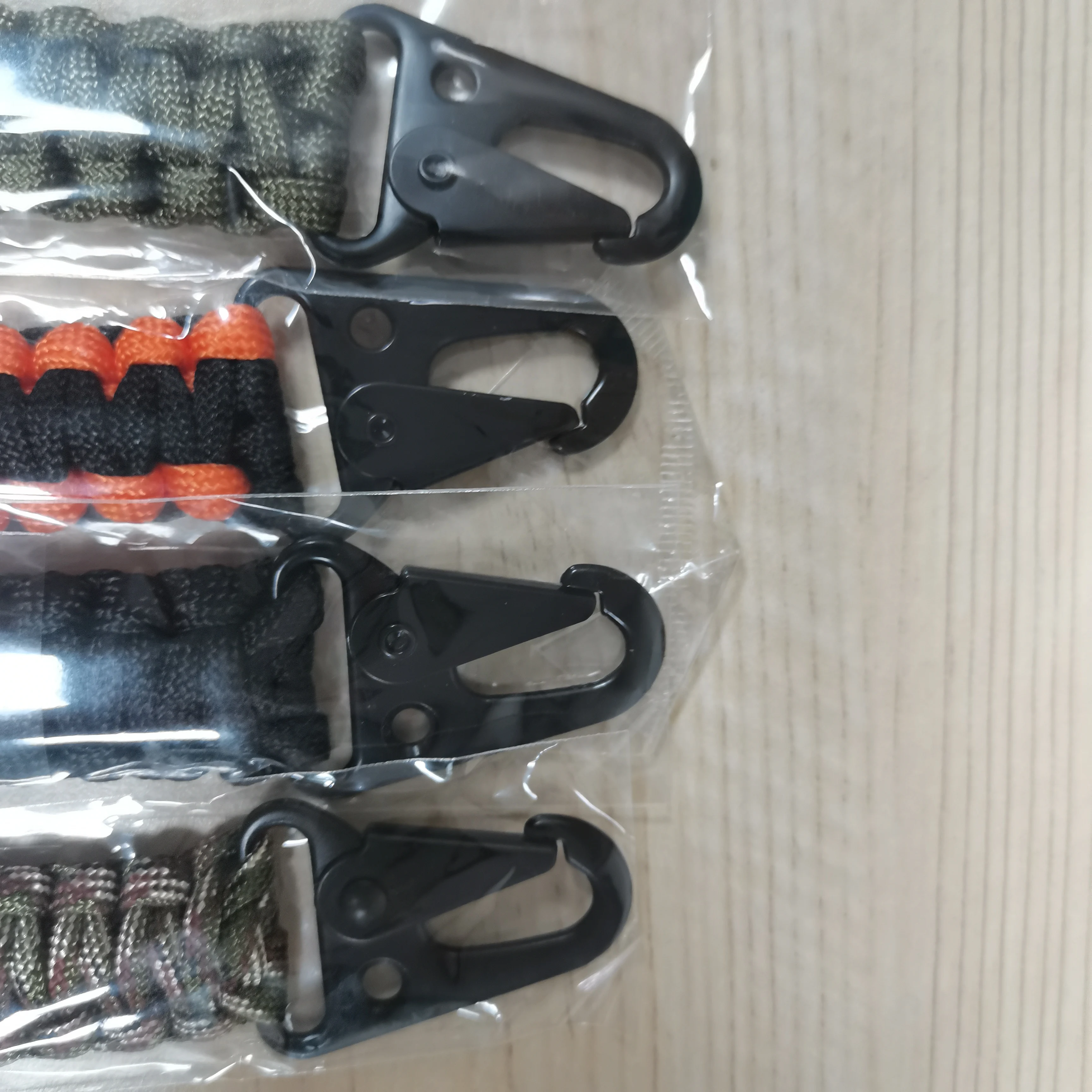 Outdoor Emergency Carabiner Eagle Mouth Hook Keychain Mountaineering Paracord Beetle Keychain Handmade Outdoor Fitness Equipment