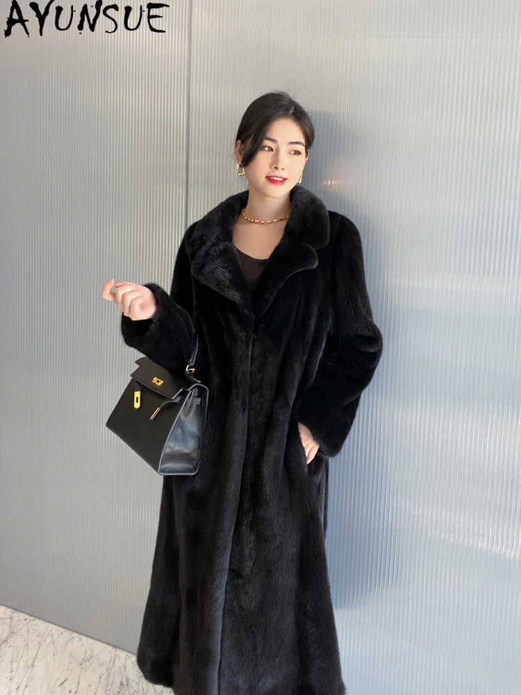 AYUNSUE Naturalny Aksamitny Futro Norki Damski Luksusowy Cały Płaszcz Norki dla Kobiet Odzież Wysokiej Jakości Długi Płaszcz 2025 Kożuch z Futrem