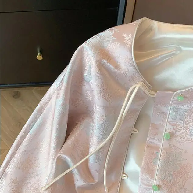 women Embroidered Chinese Style Button Chinese Shirt  Spring 2024 New Fashionable and Fashionable Small Shirt Top coat