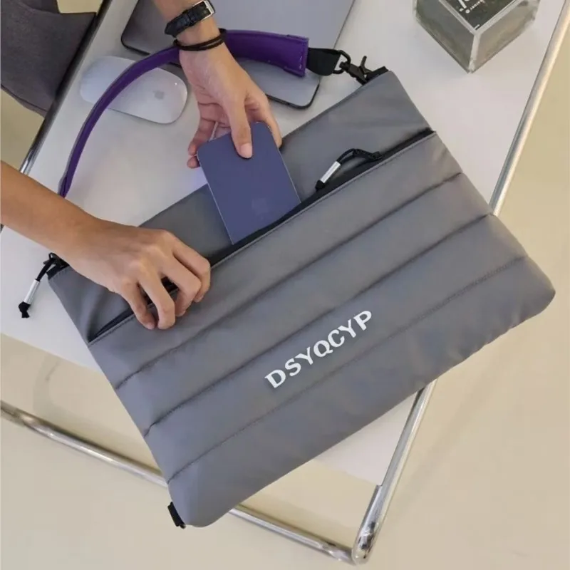 Ins Fashion حقيبة كمبيوتر محمول فضية اللون MacBook Air Pro 13 14 بوصة حقيبة كمبيوتر محمول سعة كبيرة حقيبة يد مقاومة للصدمات حقيبة كتف