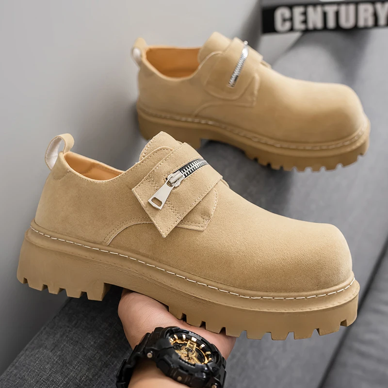 

New men's casual shoes, big toe shoes with thick soles, stylish men's summer outerwear, casual fashion.