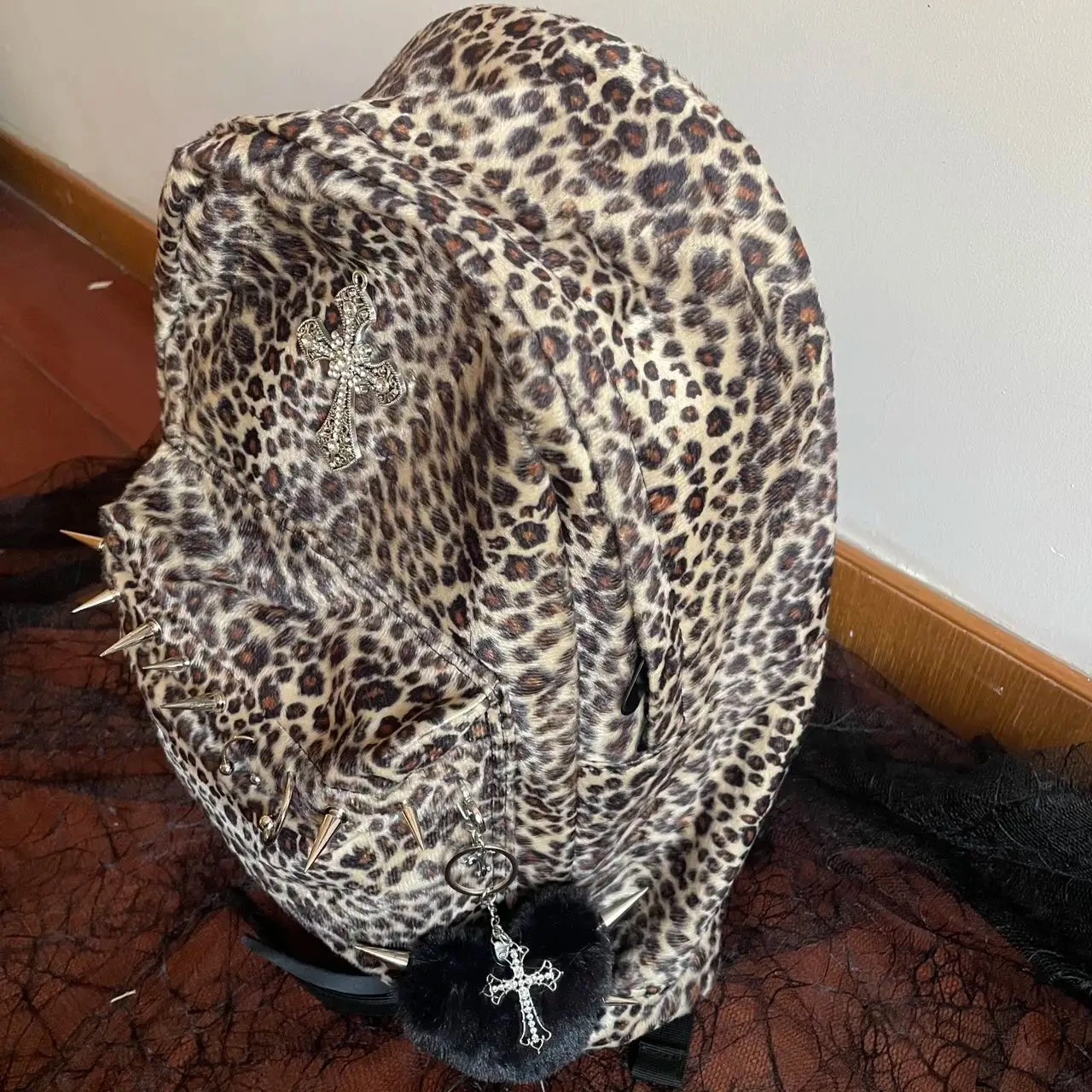 

Punk Backpack Designer Cross Backpacks Men's Black Heart Decor Backpack Rivet Stylish Designer Leopard Backpack Women