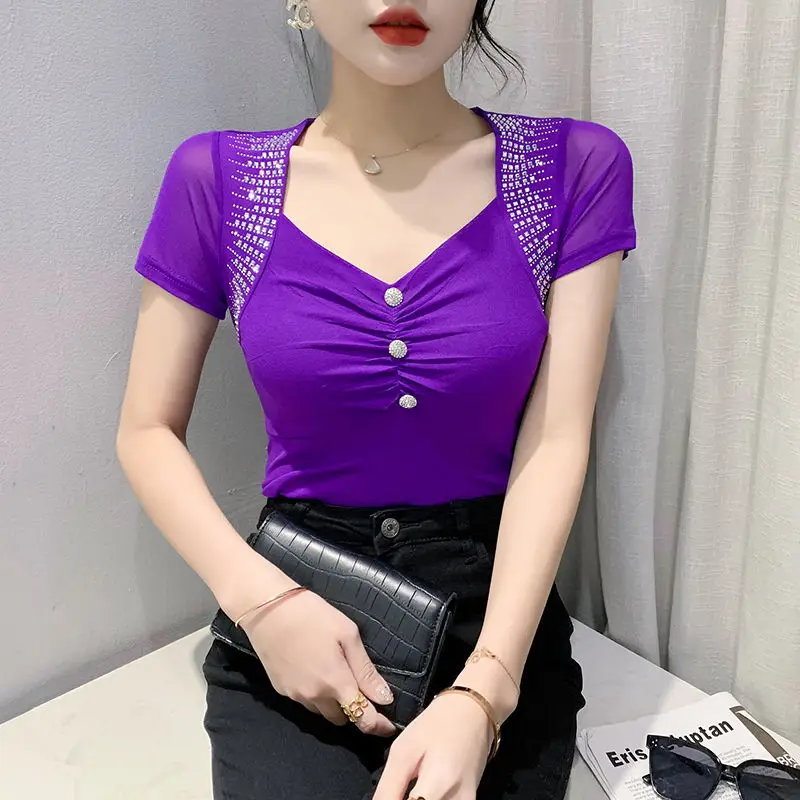 

2024 Women's Summer Korean Commute Patchwork Diamonds Button Ruched Solid Color Slim Pullover V-neck Short Sleeve T-shirts Tops