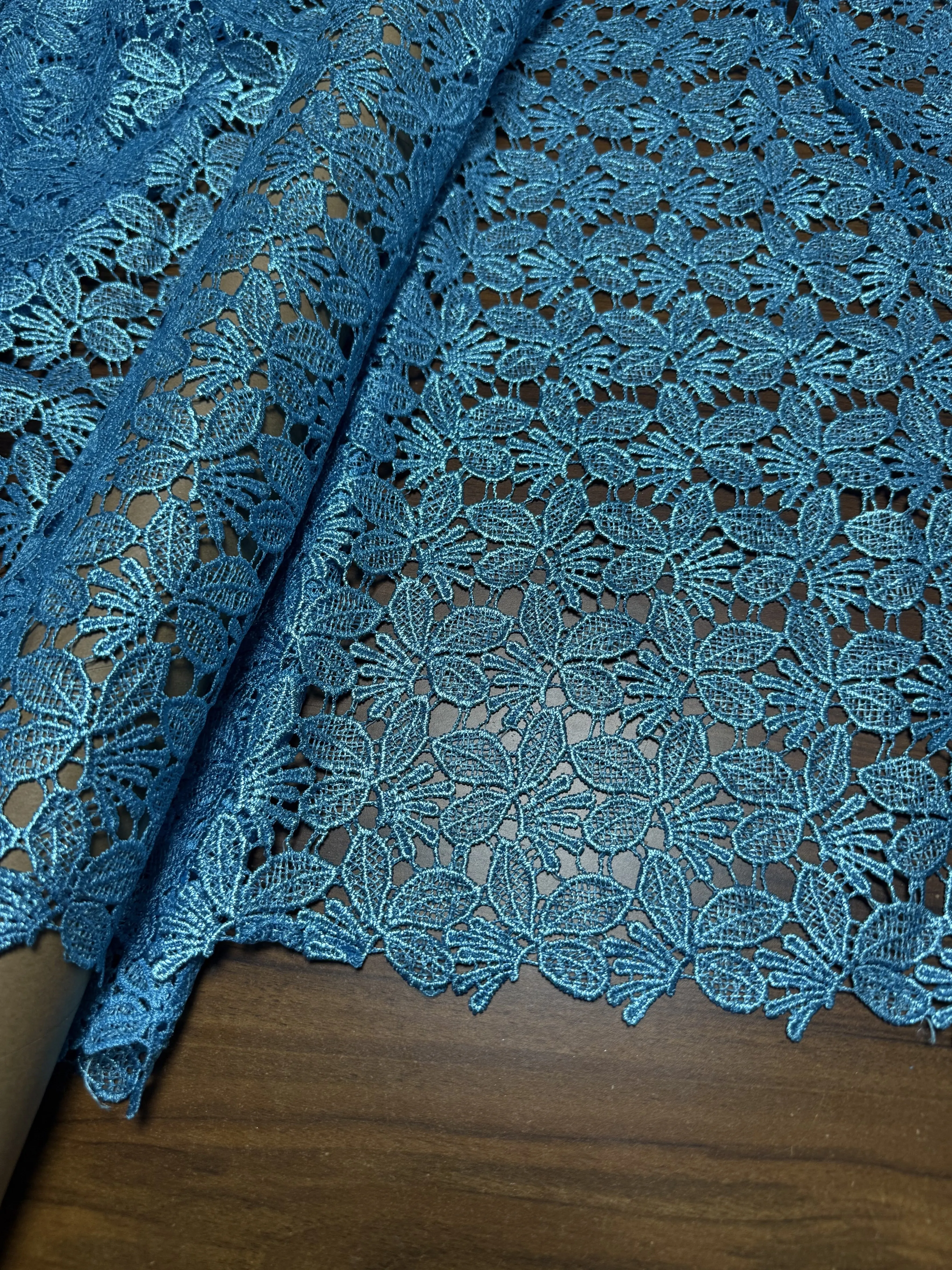 tissu-cheongsam-pour-robe-et-mariage-1-metre-pour-patchwork-tissu-brode-soluble-dans-l'eau-en-forme-de-rose-creuse-industrie-lourde