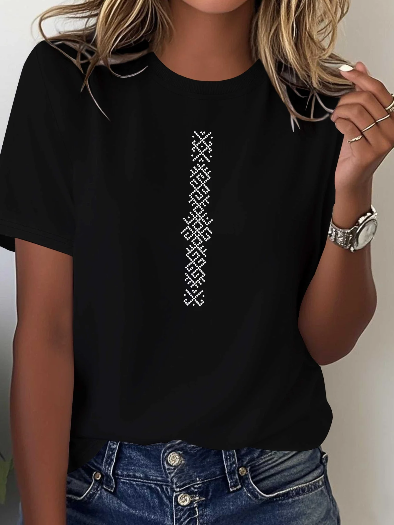 Comfortable Women's T-Shirt Made of Pure Featuring Traditional Latvian Cultural Symbols T Shirt Graphic Y2k Tops Clothes Female