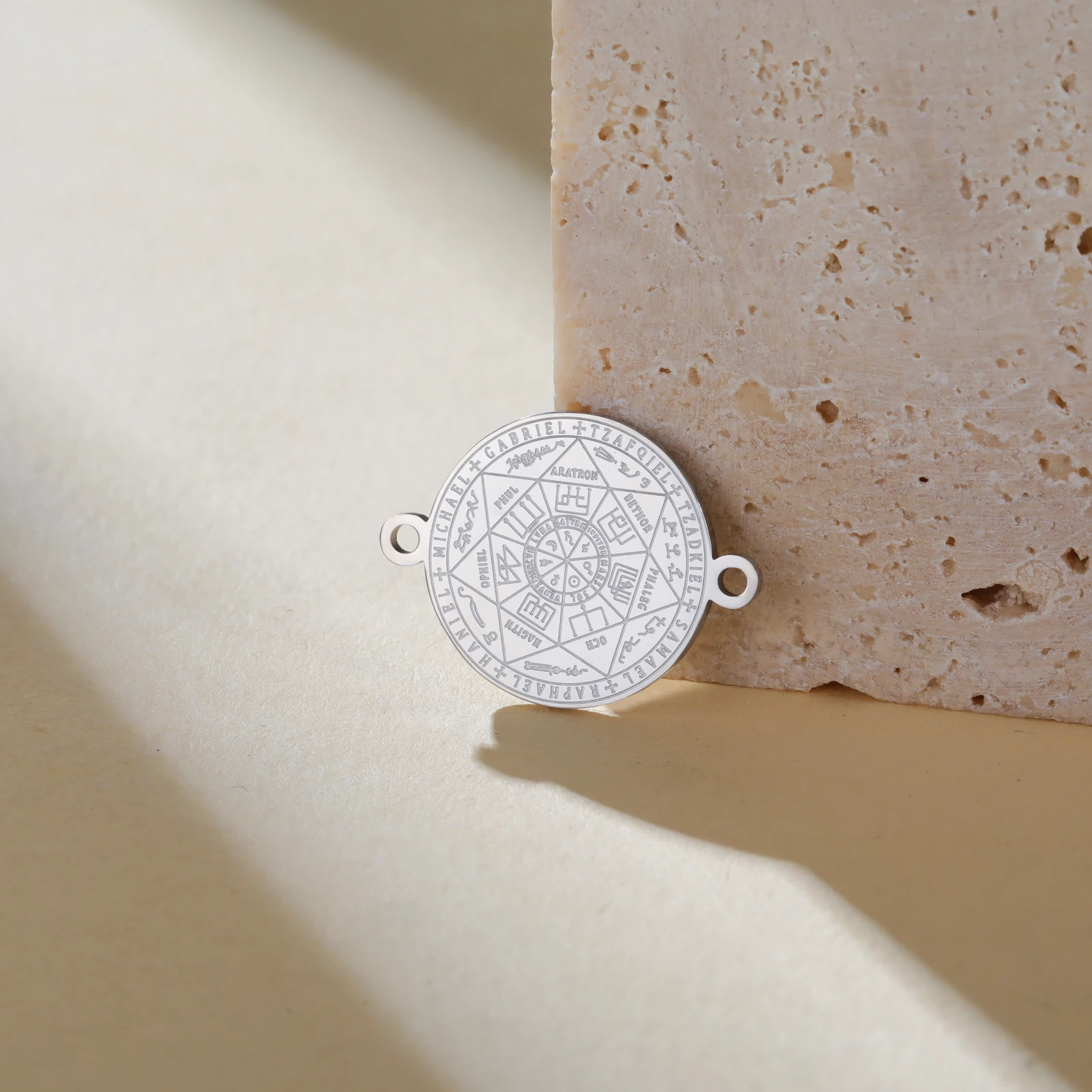 1 Stück Sieben Erzengel Runder Charm für Armband-Schmuckherstellung Edelstahl-Amulett Siegel Salomos Anhänger Großhandel – Detail 4
