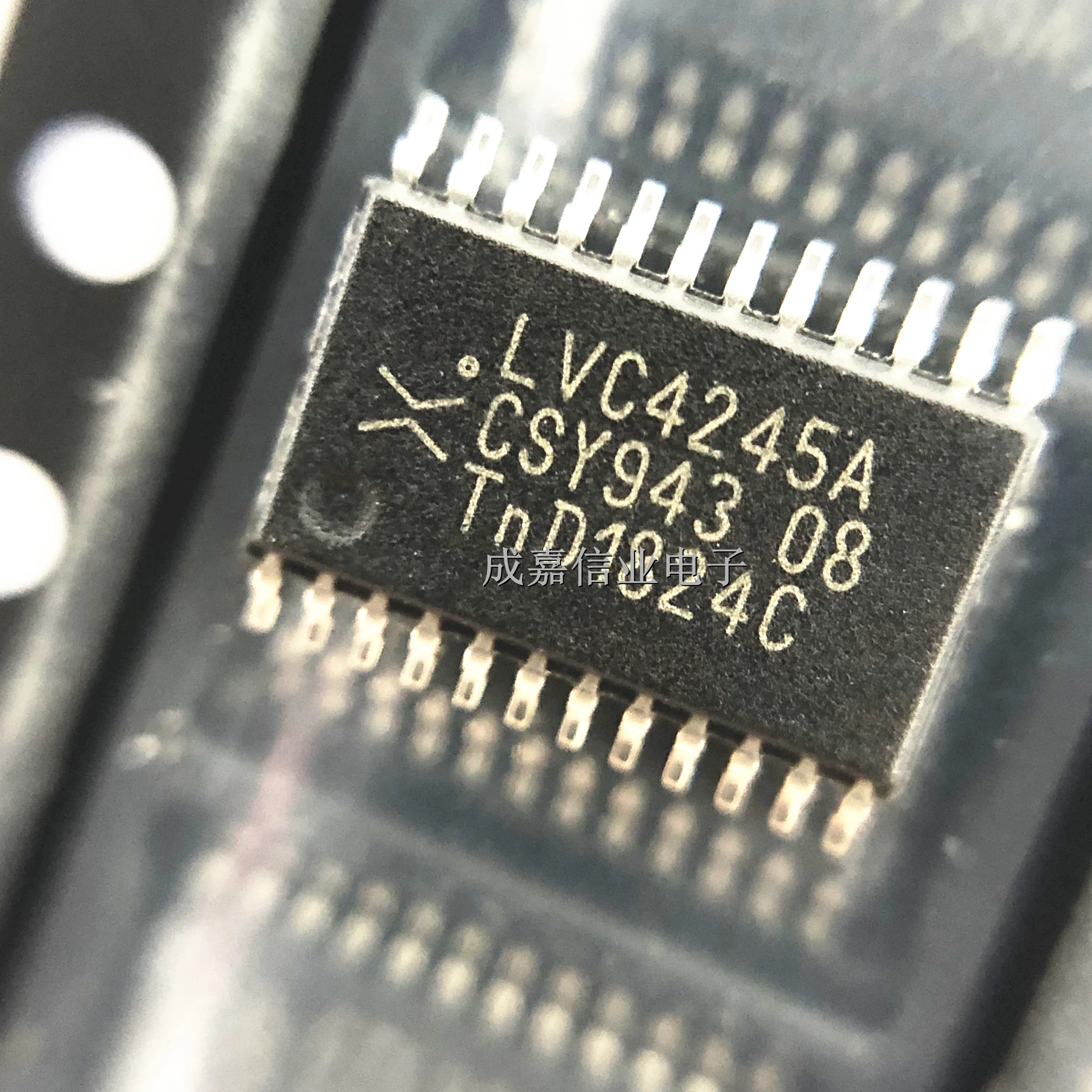 10pcs/Lot 74LVC4245APW,118 TSSOP-24 MARKING;LVC4245A Voltage Level Translator 1-Element 8-CH 3-ST 24-Pin